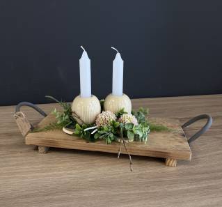 Gesteck Dahlie mit Kerzen auf Holztablett |Handgemacht| Mooie Tijd