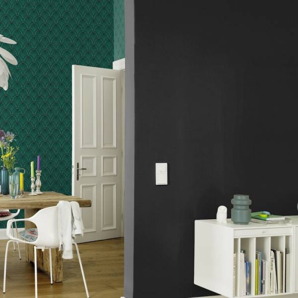 Raumbeispiel Unitapete in schwarz von Rasch bei Heineking24