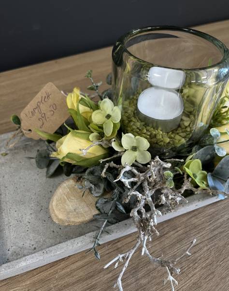 Gesteck auf Keramik platte Rosen |Handgemacht| Mooie Tijd