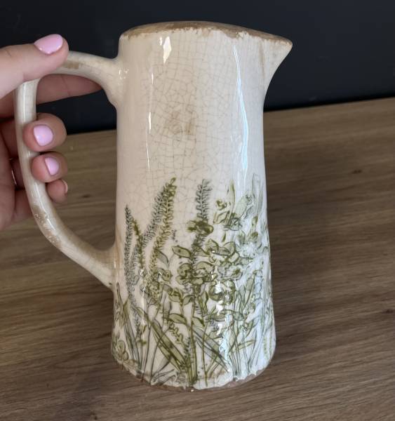 Keramikkrug mit floraler Prägung | Mooie Tijd